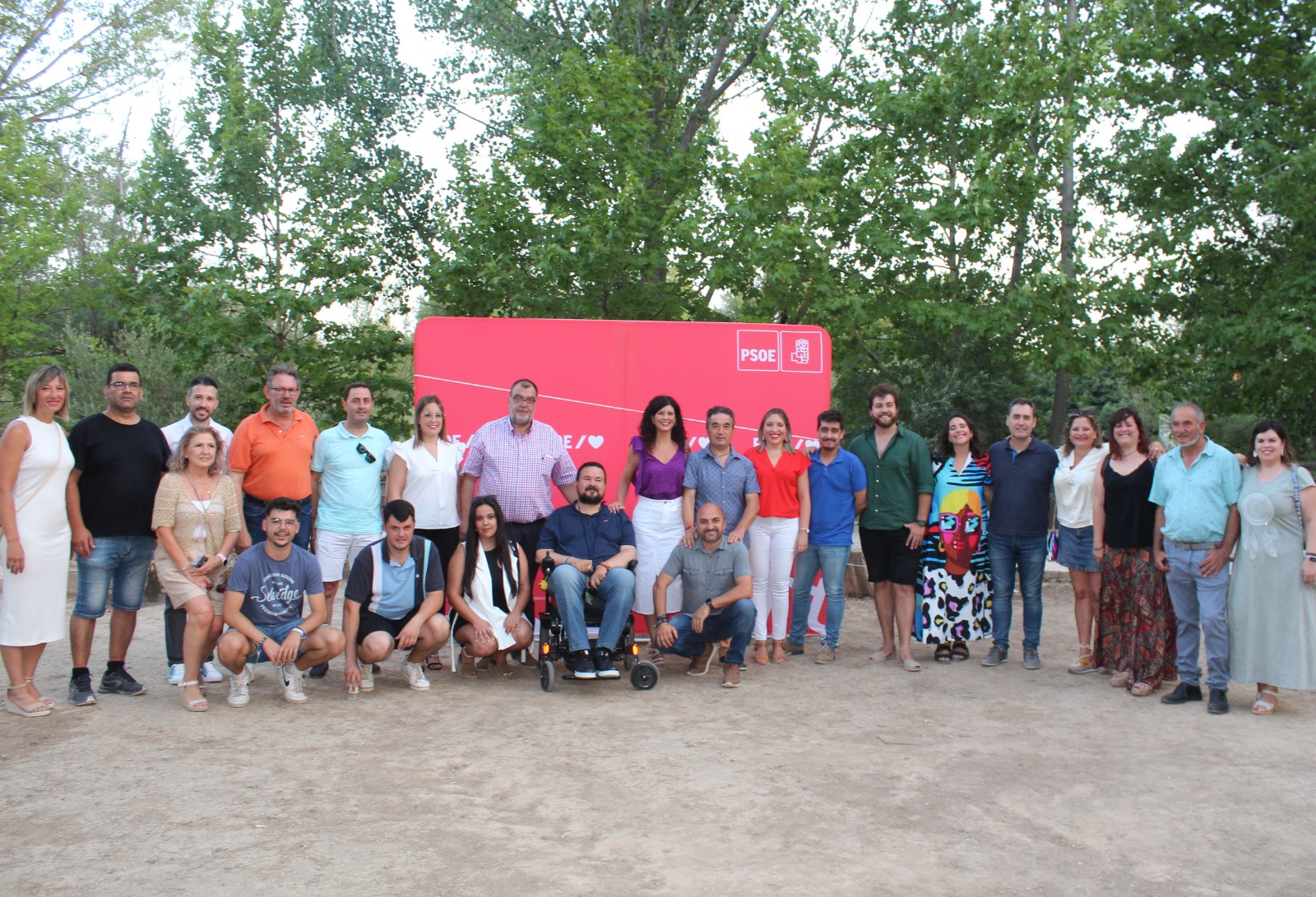 Foto de familia en el encuentro comarcal PSOE en Villalgordo