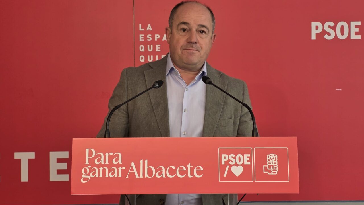 Emilio Sáez defiende el escudo social del PSOE contra la crisis en Irán
