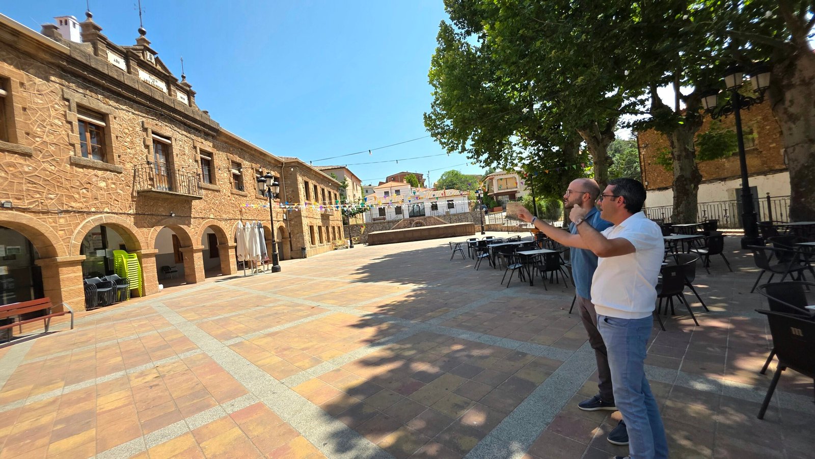 Visita de trabajo en Riópar del vicepresidente de la Diputación y responsable de Obras, Fran Valera, junto al alcalde Dani García, en el marco de inversiones provinciales.
