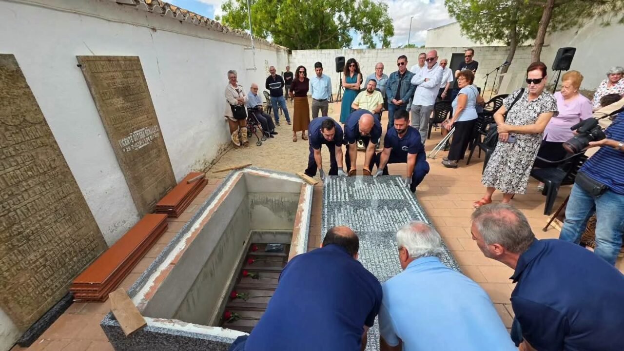 El PSOE provincial de Albacete convierte la memoria en compromiso: “Mientras quede una víctima por encontrar, seguiremos buscando”